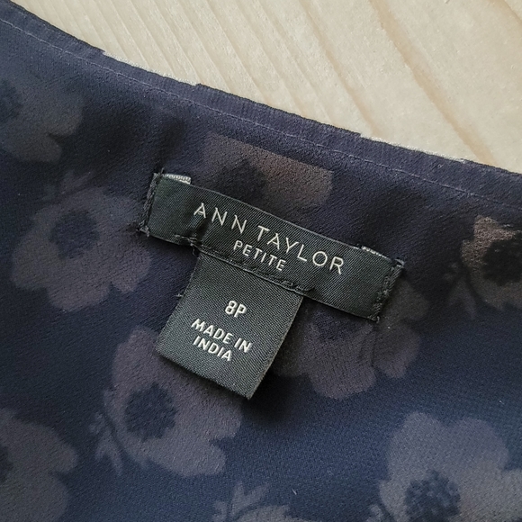 NWoT Ann Taylor Gorgeous Flattering Wrap Floral Poppy Dress Navy White Summer 8P - Picture 12 of 16